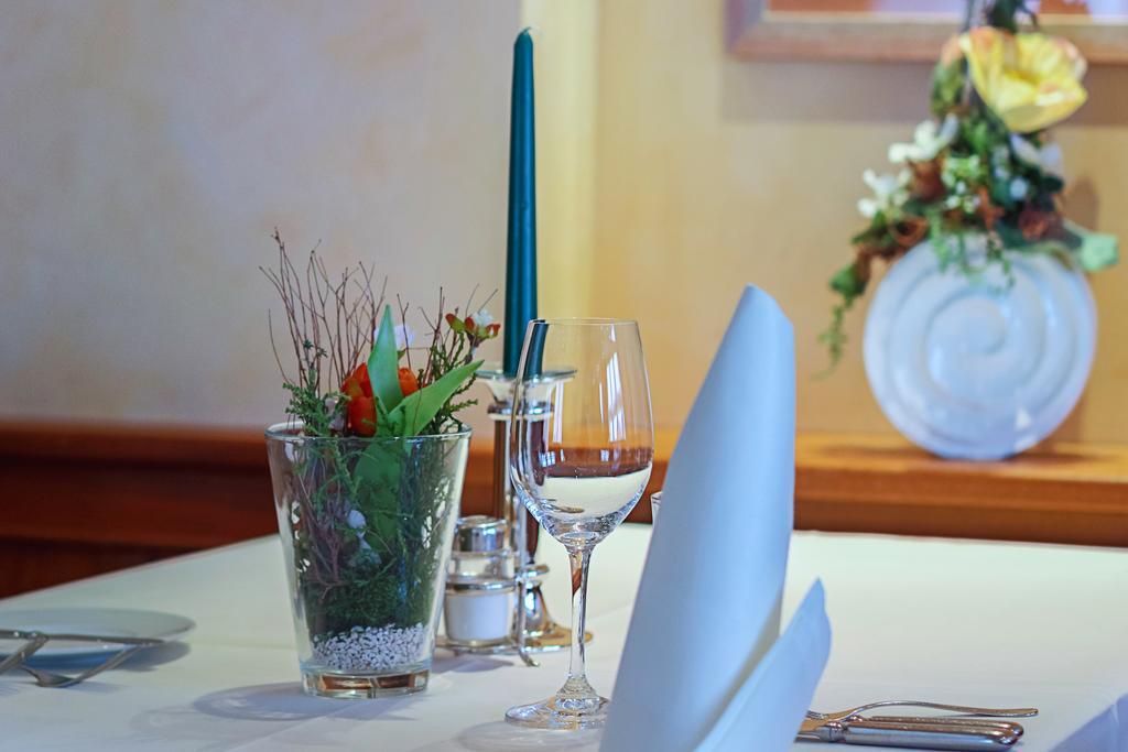 Hotel-Restaurant Kunz Pirmasens Bagian luar foto