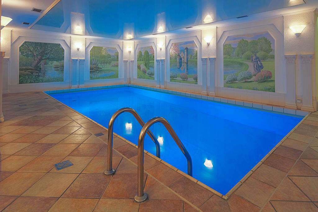 Hotel-Restaurant Kunz Pirmasens Bagian luar foto
