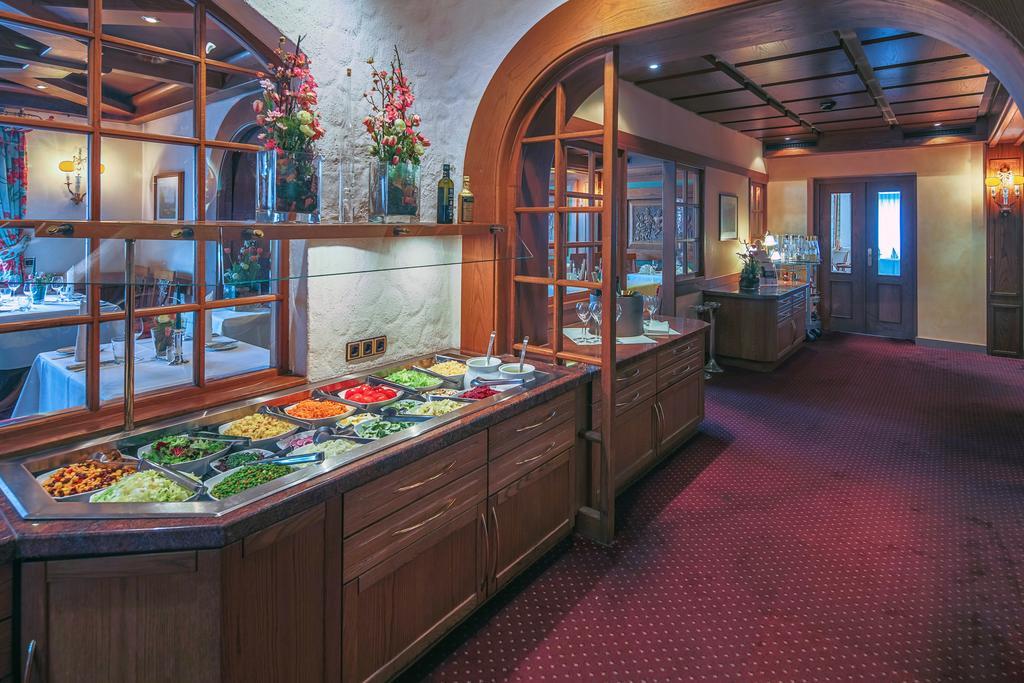 Hotel-Restaurant Kunz Pirmasens Bagian luar foto