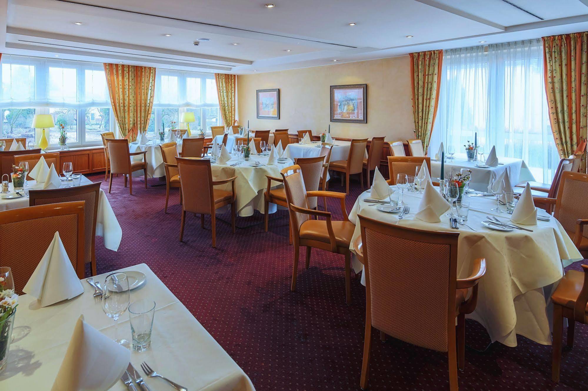 Hotel-Restaurant Kunz Pirmasens Bagian luar foto