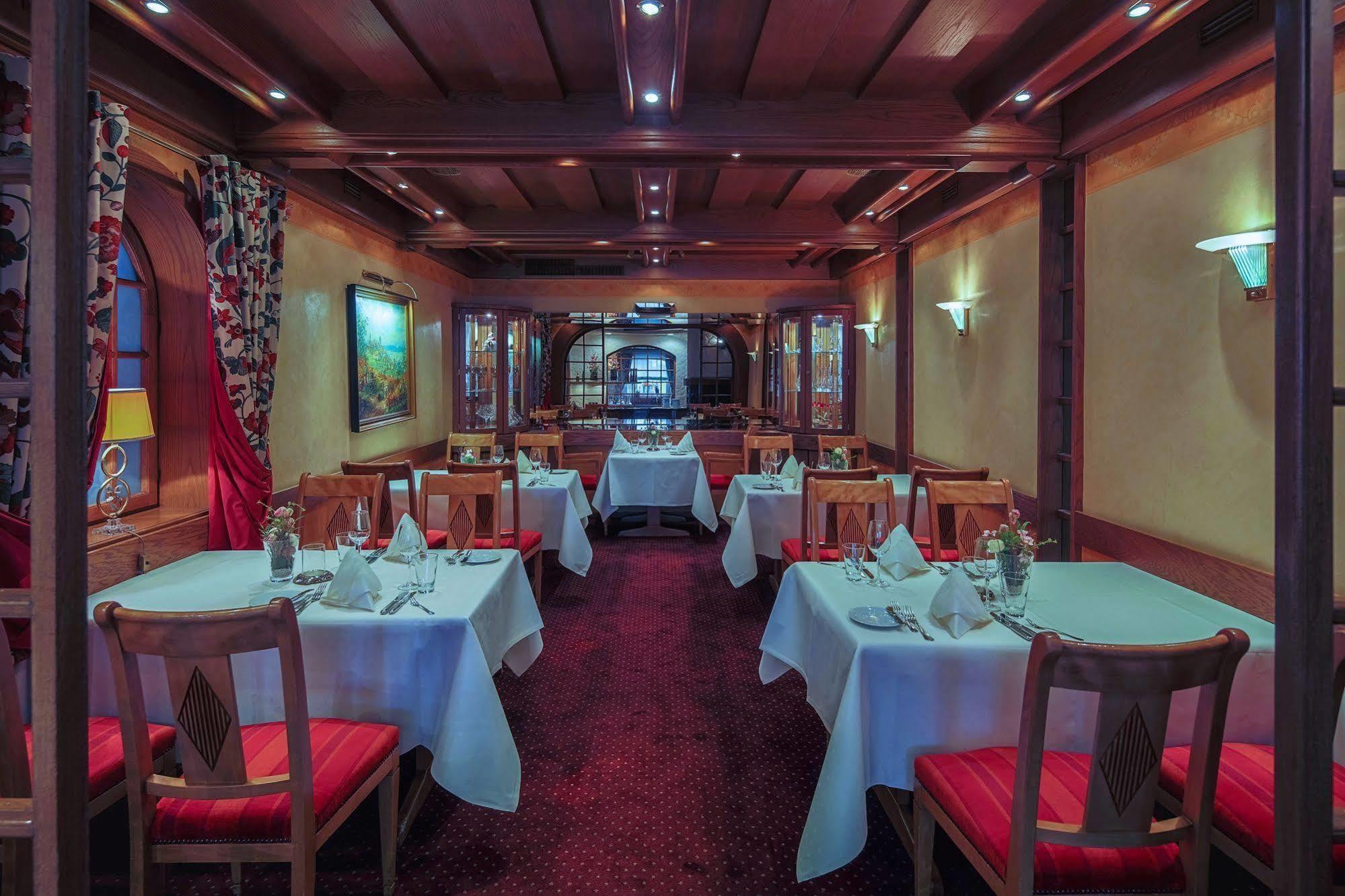 Hotel-Restaurant Kunz Pirmasens Bagian luar foto