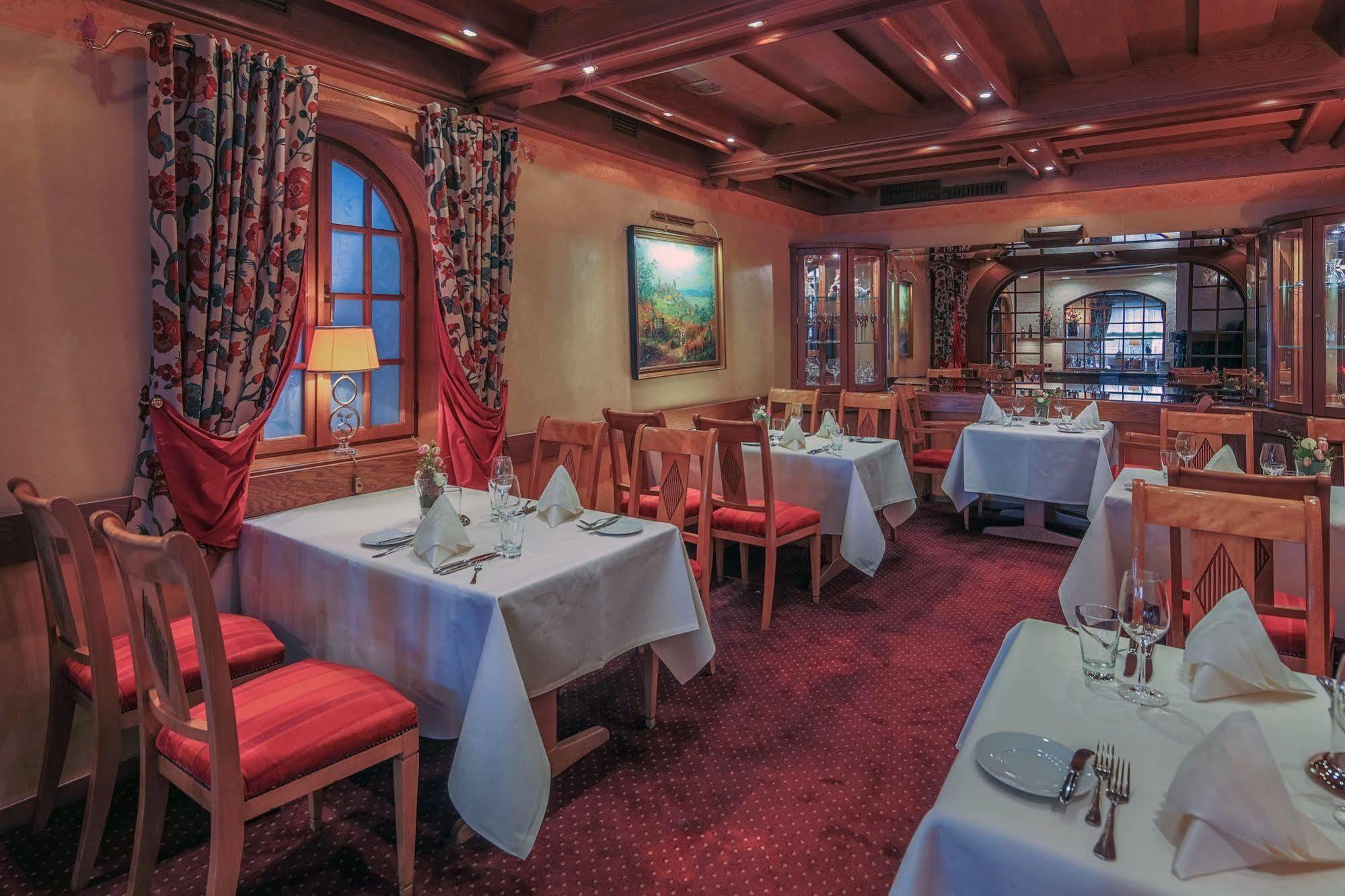 Hotel-Restaurant Kunz Pirmasens Bagian luar foto