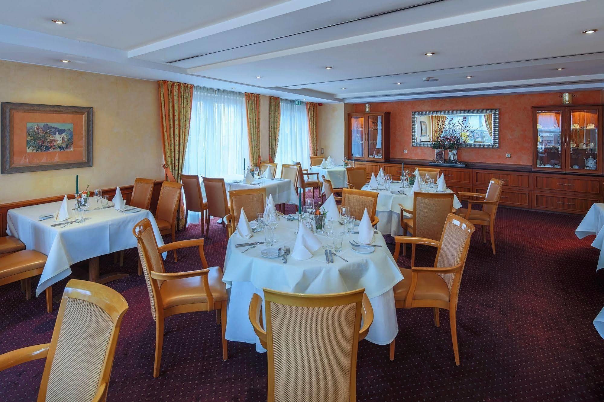 Hotel-Restaurant Kunz Pirmasens Bagian luar foto