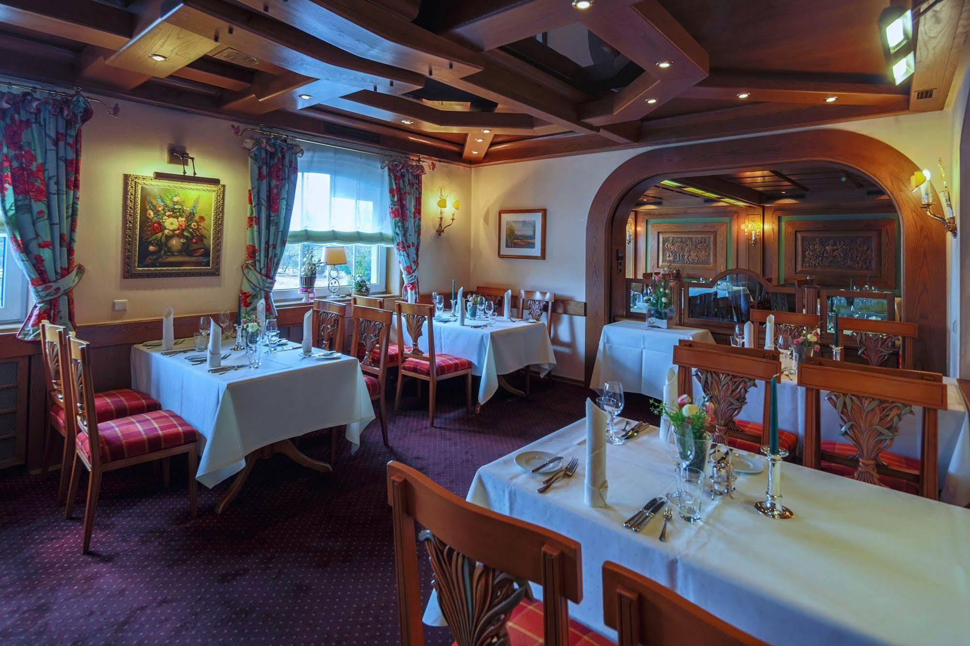 Hotel-Restaurant Kunz Pirmasens Bagian luar foto