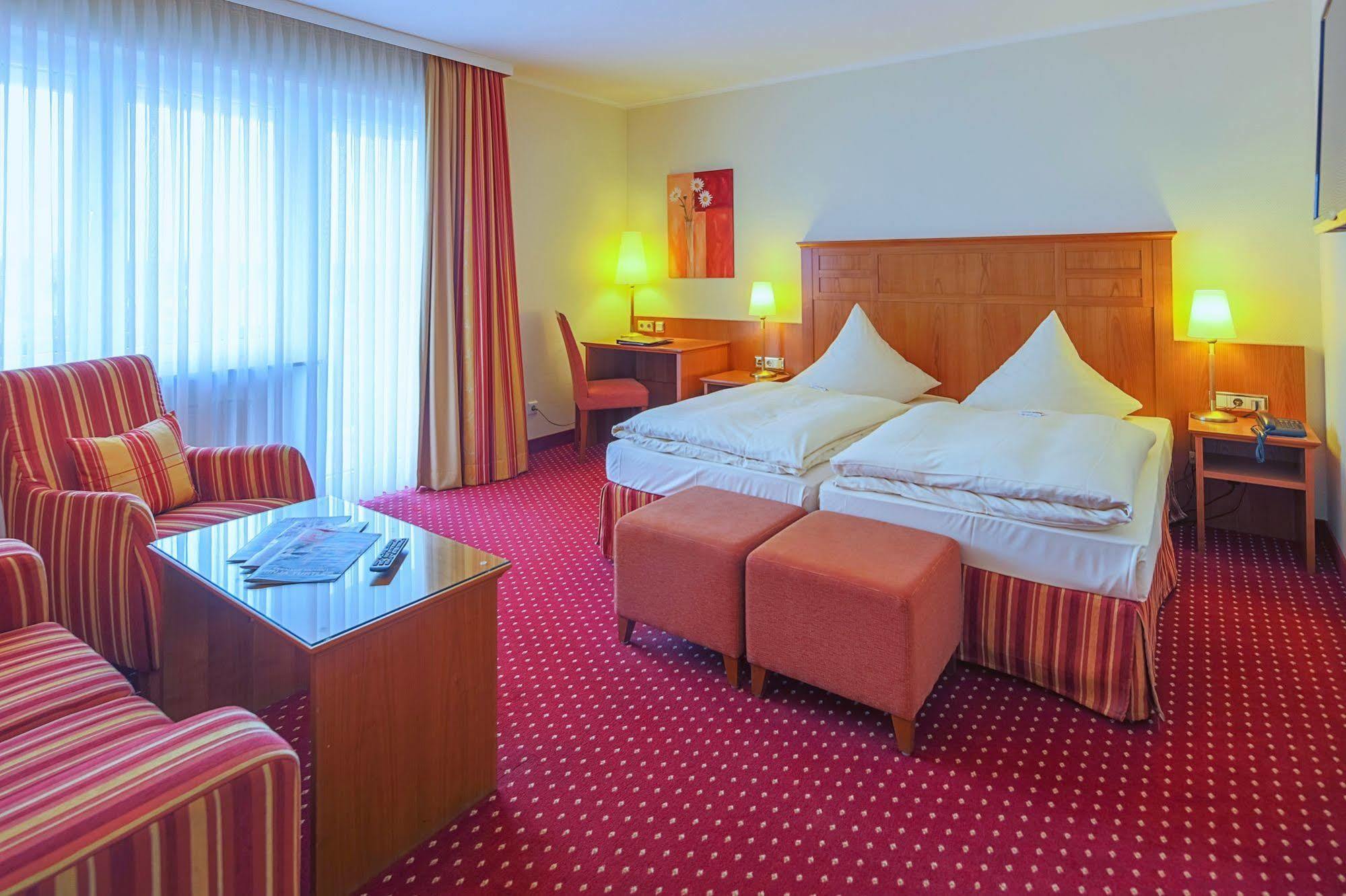 Hotel-Restaurant Kunz Pirmasens Bagian luar foto